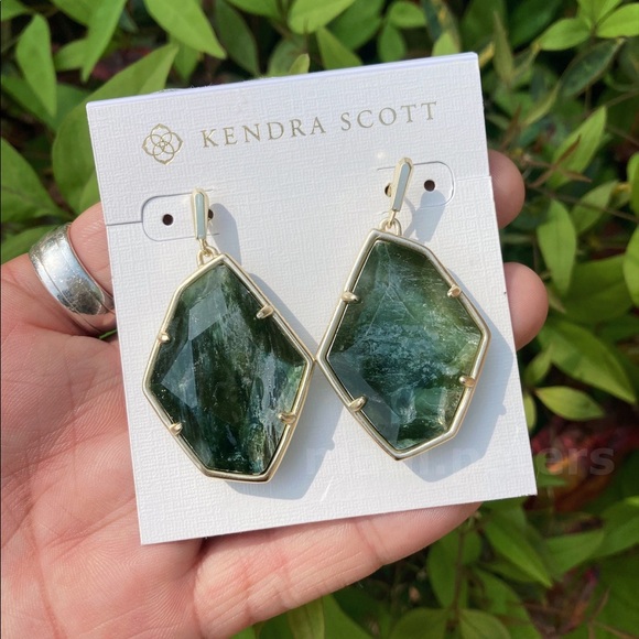 Kendra Scott Dunn Earrings in Sage Mica - Picture 2 of 7